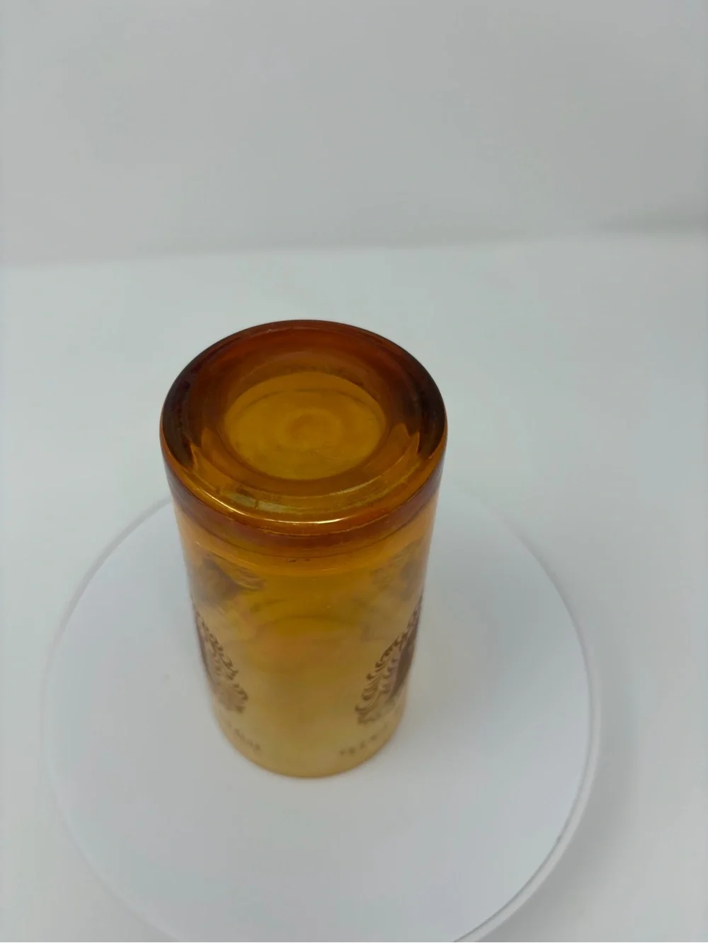 Alchemical/Apothecary Amber Tumbler with Mortar and Pestle on the Coat of Arms